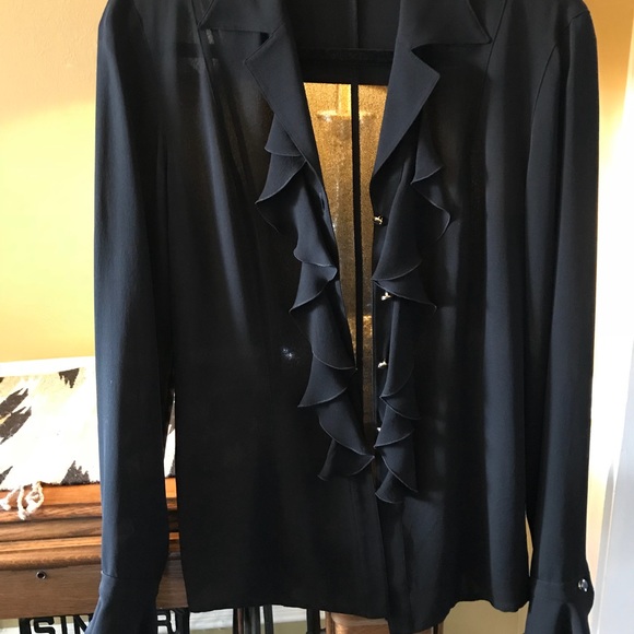 ✨ESCADA BLOUSE✨ - Picture 5 of 8